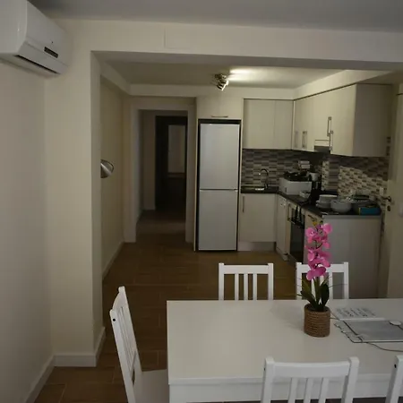 Alameda Centro Trg *